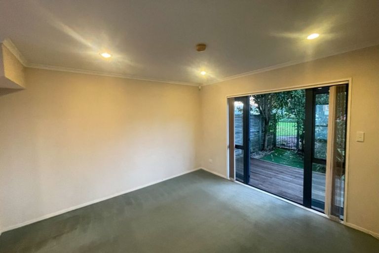 Photo of property in Tuscany Way, 22/3 Ambrico Place, New Lynn, Auckland, 0600