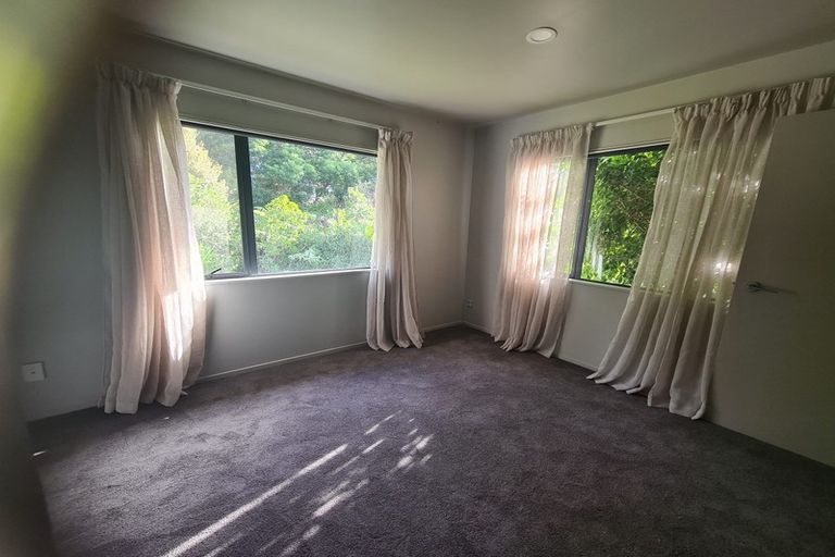 Photo of property in 12 Hazel Glen, Bayview, Auckland, 0629