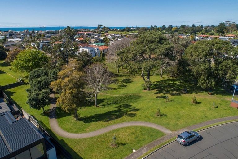 Photo of property in 37 Waitui Grove, Mount Maunganui, 3116