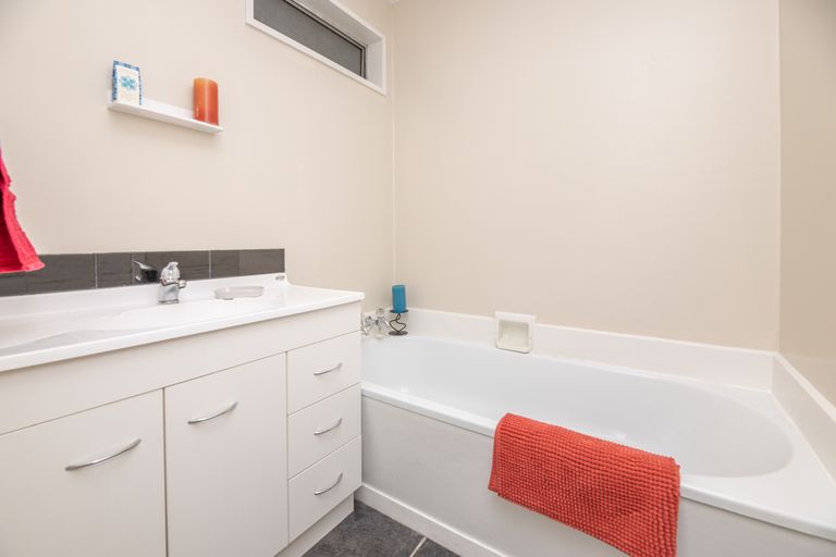 Photo of property in 1/41 Oldwood Street, Bishopdale, Christchurch, 8053