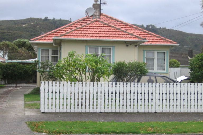 Photo of property in 38 Milne Crescent, Taita, Lower Hutt, 5011