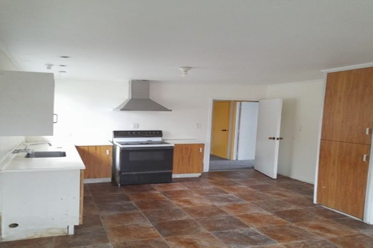 Photo of property in 3/3 Etherton Drive, Weymouth, Auckland, 2103