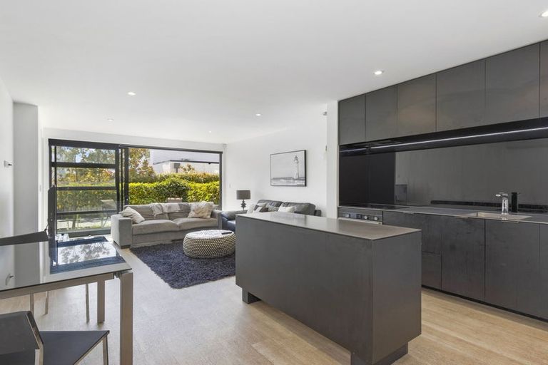 Photo of property in 138c Holly Road, St Albans, Christchurch, 8014