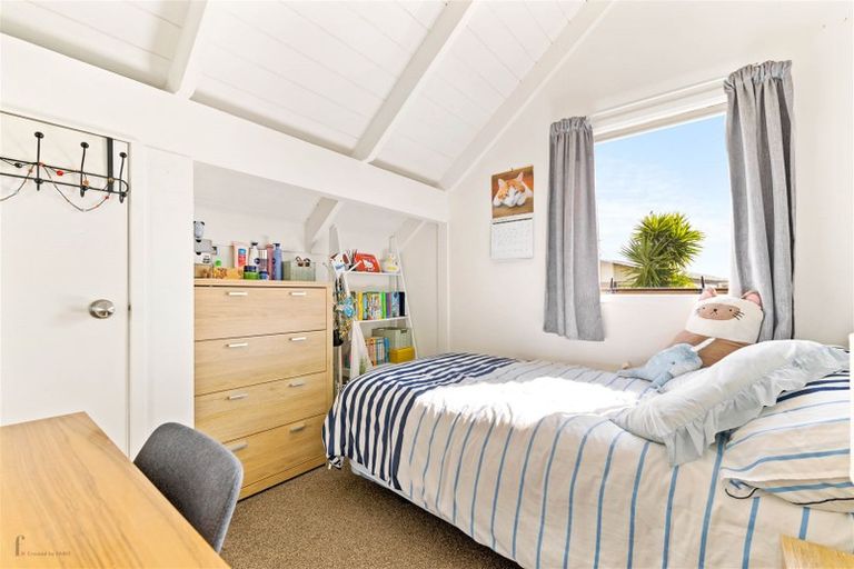 Photo of property in 2/6 Sturm Avenue, Massey, Auckland, 0614