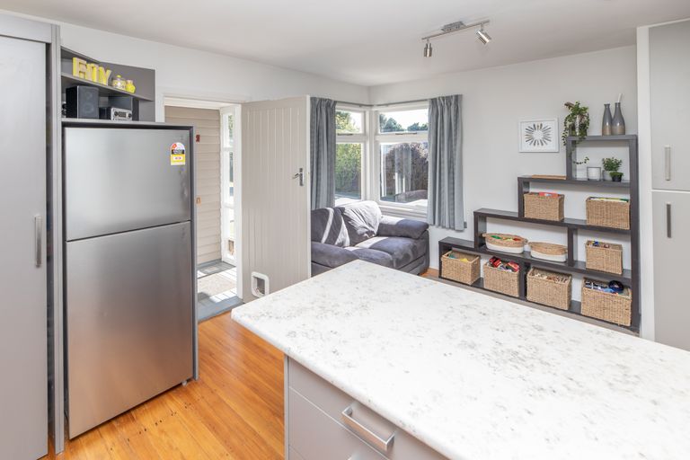 Photo of property in 19 Wilton Crescent, Bishopdale, Christchurch, 8053