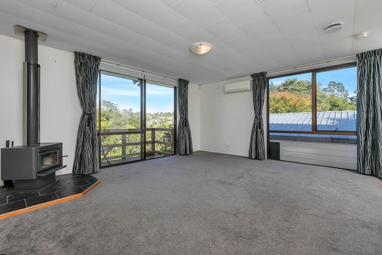Photo of property in 2/109 Oreil Avenue, West Harbour, Auckland, 0618