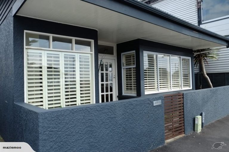Photo of property in 287 Marine Parade, Napier South, Napier, 4110
