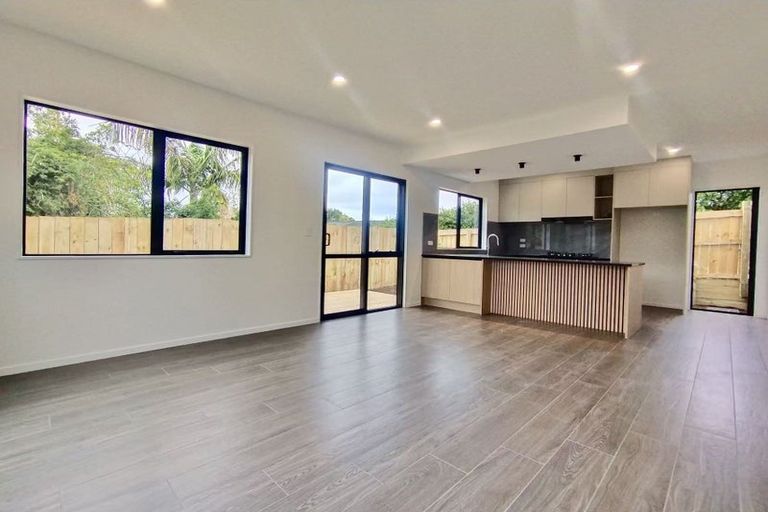 Photo of property in 11 Portadown Avenue, Pakuranga Heights, Auckland, 2010