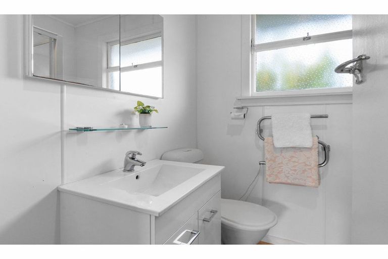 Photo of property in 4 Gresford Street, Edgeware, Christchurch, 8013