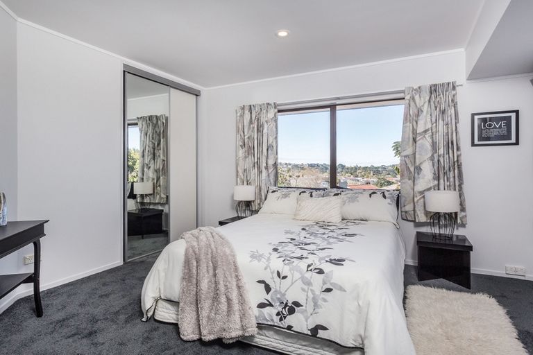 Photo of property in 27 Nirvana Way, Mount Roskill, Auckland, 1041