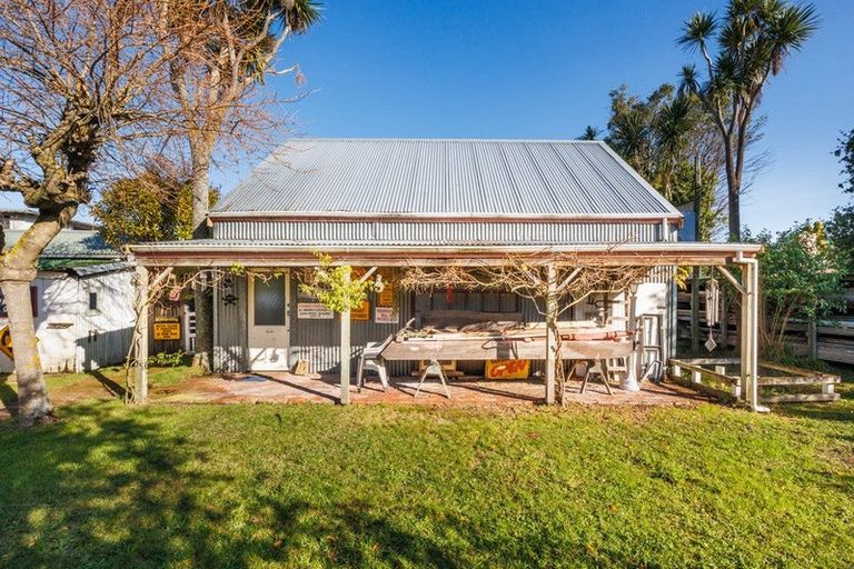 Photo of property in 357 Featherston Street, Palmerston North, 4414
