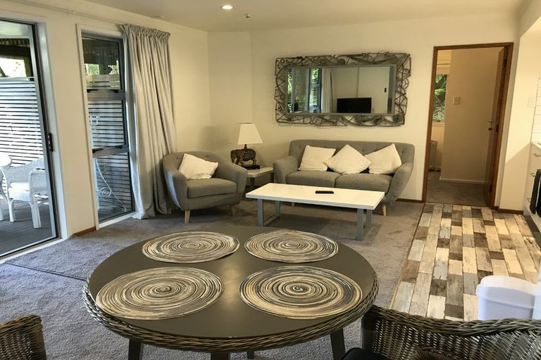 Photo of property in 17 Winston Street, Crofton Downs, Wellington, 6035