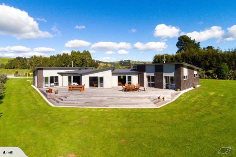 Photo of property in 1 Wilson Road, Urenui, 4375