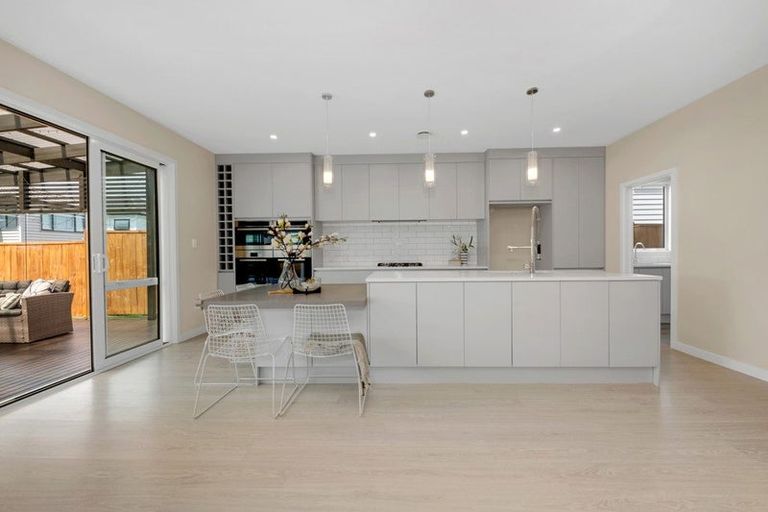 Photo of property in 61 Donegal Park Drive, Flat Bush, Auckland, 2019