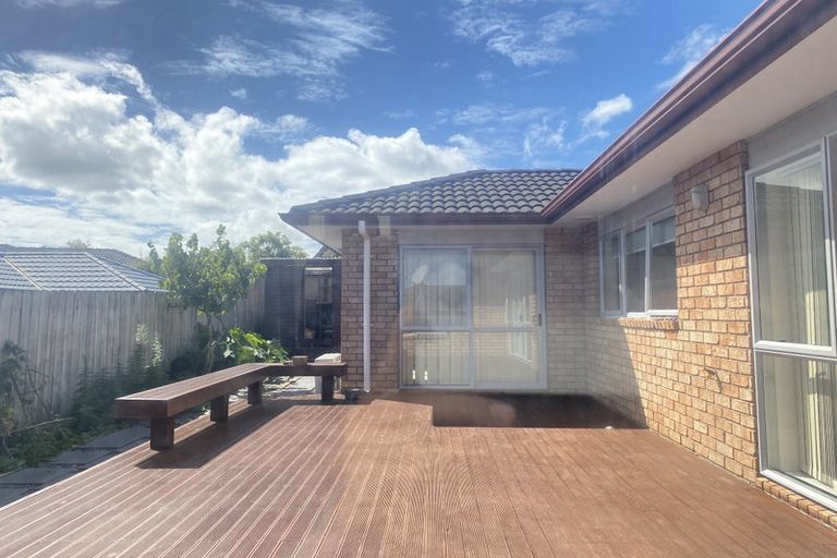 Photo of property in 29 Toledo Avenue, Henderson, Auckland, 0612