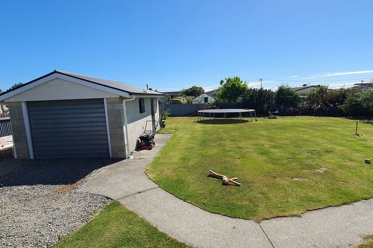 Photo of property in 2 Andrew Street, Waimate, 7924