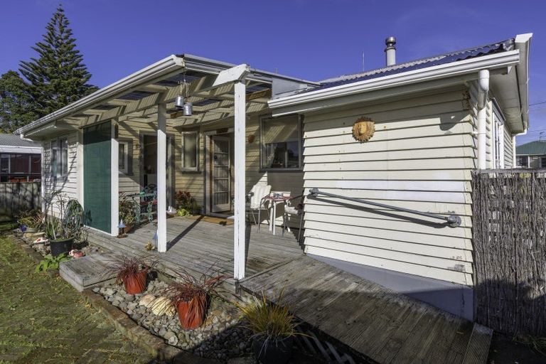 Photo of property in 120 Browne Street, Waitara, 4320