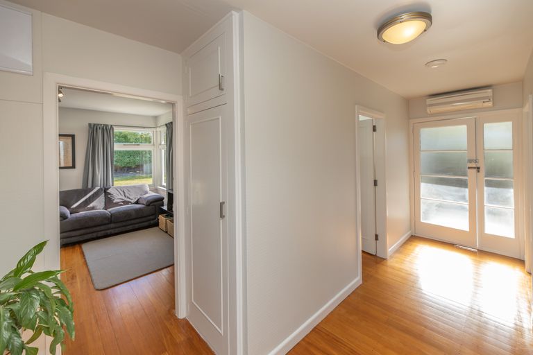 Photo of property in 19 Wilton Crescent, Bishopdale, Christchurch, 8053