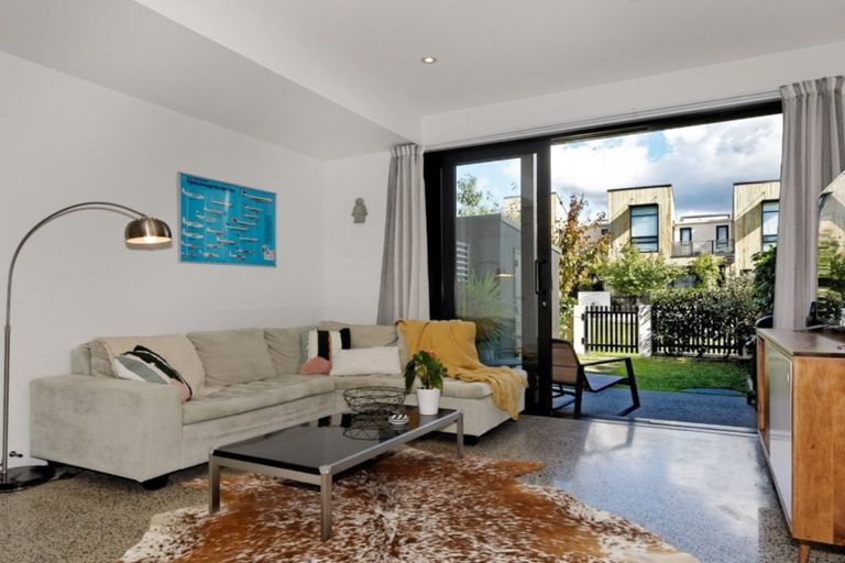 Photo of property in 17 Isitt Road, Hobsonville, Auckland, 0616