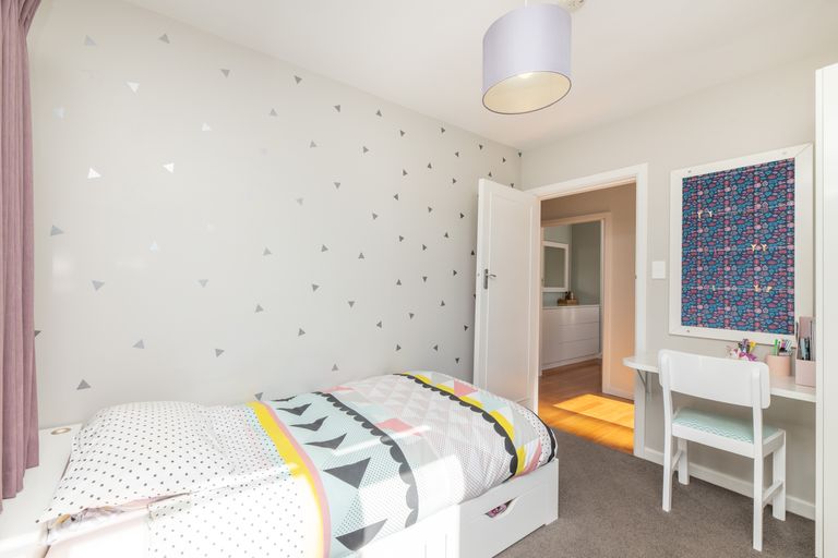 Photo of property in 19 Wilton Crescent, Bishopdale, Christchurch, 8053