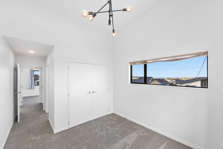 Photo of property in 2 Lords Way, Silverdale, 0932