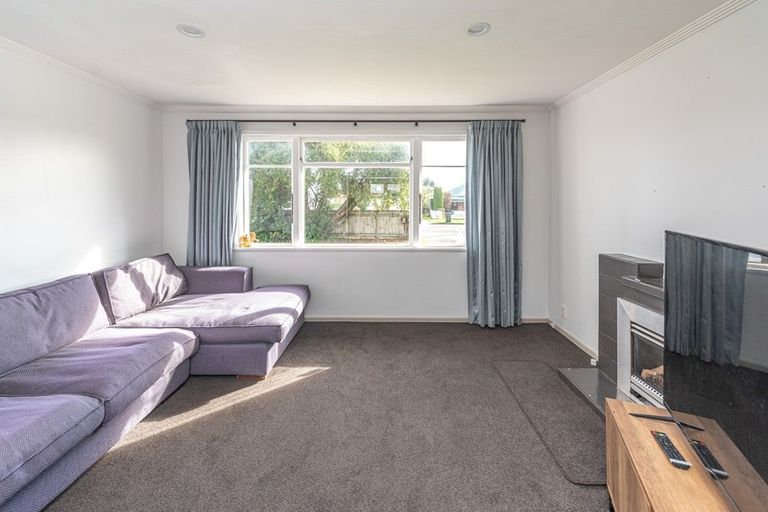 Photo of property in 19 Selwyn Crescent, College Estate, Whanganui, 4500