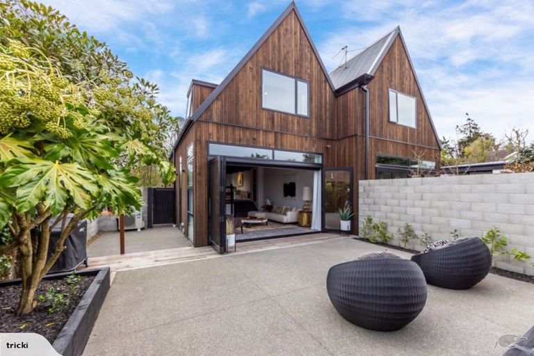 Photo of property in 71 Innes Road, St Albans, Christchurch, 8052