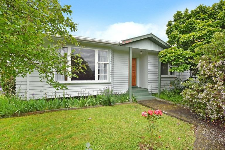 Photo of property in 11 Bonnie Glen Crescent, Ebdentown, Upper Hutt, 5018