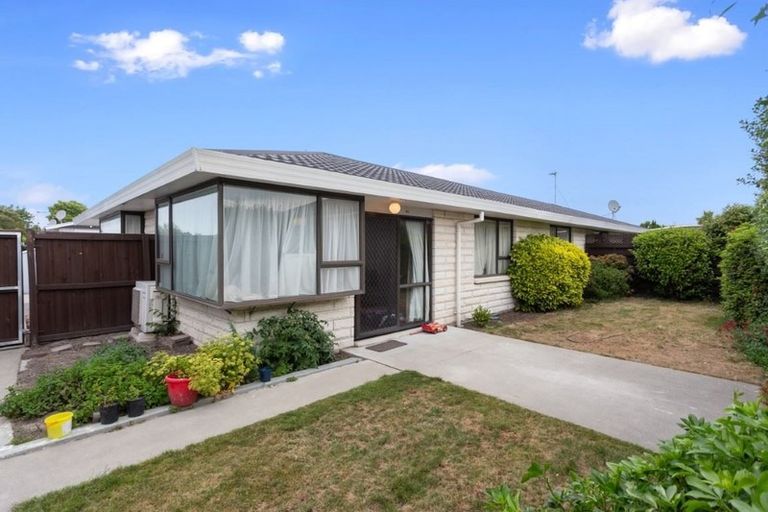 Photo of property in 1/201 Harewood Road, Papanui, Christchurch, 8053