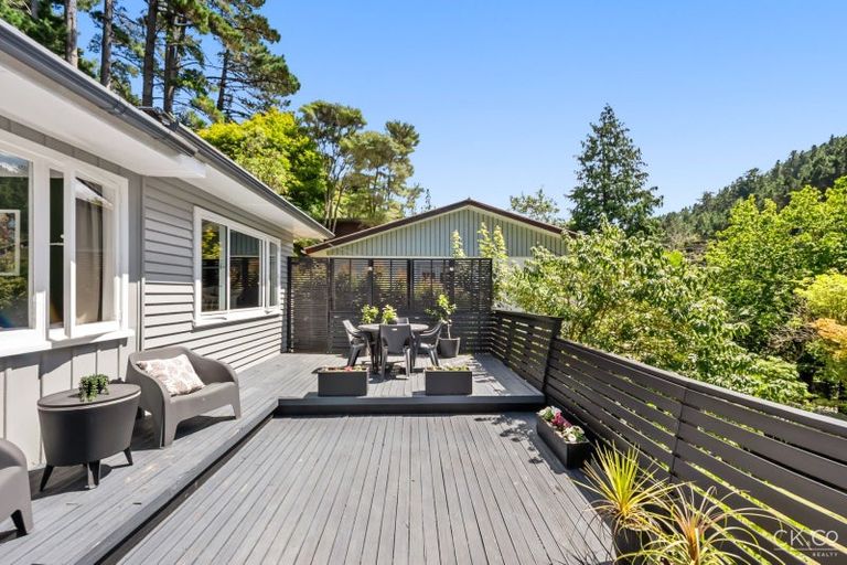 Photo of property in 74 Elmslie Road, Pinehaven, Upper Hutt, 5019