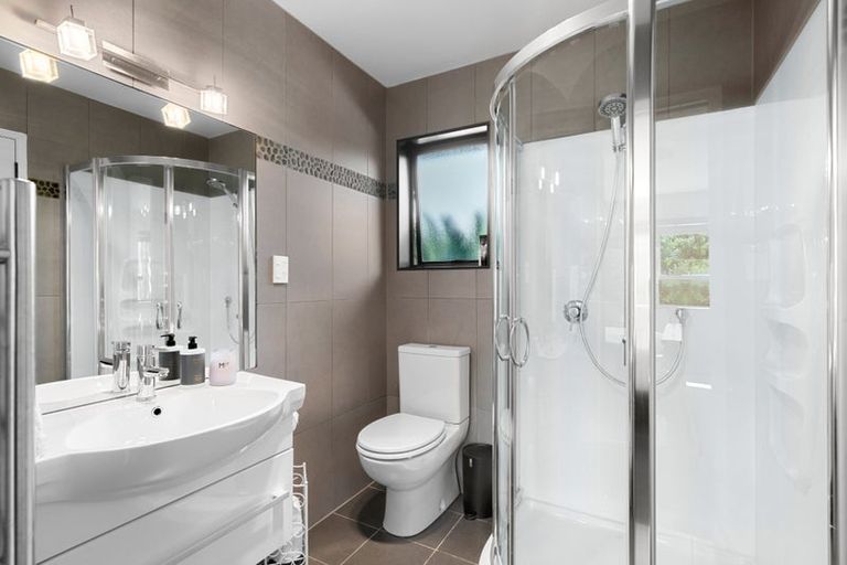 Photo of property in 5 Skelton Crescent, Paparoa, 0571