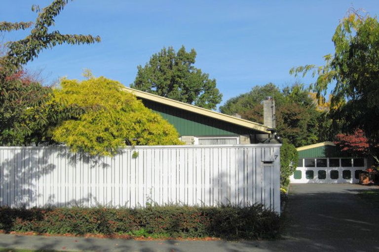 Photo of property in 7 Moorpark Place, Ilam, Christchurch, 8041