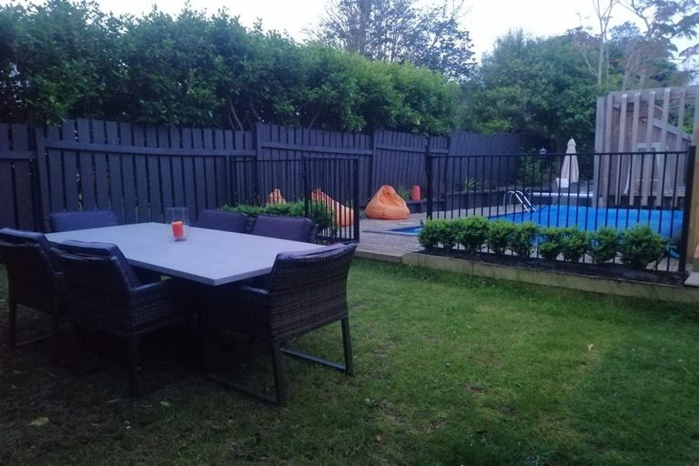 Photo of property in 2/44 Meadway, Sunnyhills, Auckland, 2010