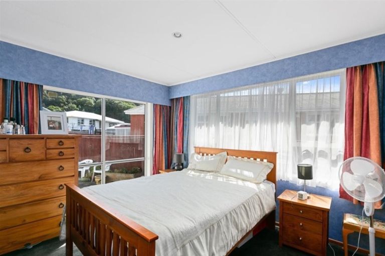 Photo of property in 42 Rangituhi Crescent, Takapuwahia, Porirua, 5022