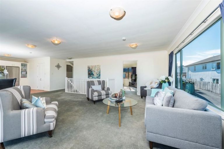 Photo of property in 153c Hobsonville Road, West Harbour, Auckland, 0618