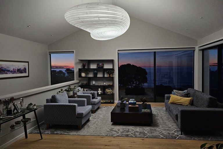 Photo of property in 15 Karekare Road, Raumati South, Paraparaumu, 5032