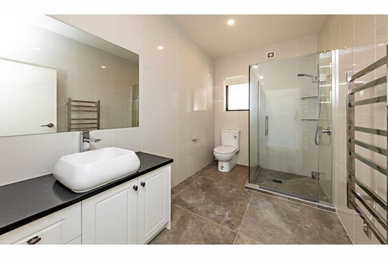 Photo of property in 40 Dawood Place, The Gardens, Auckland, 2105