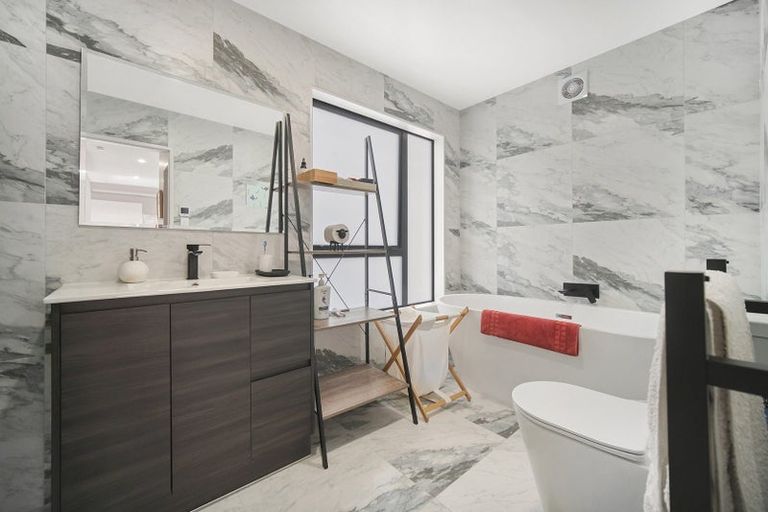 Photo of property in 6e Bacot Place, Howick, Auckland, 2014