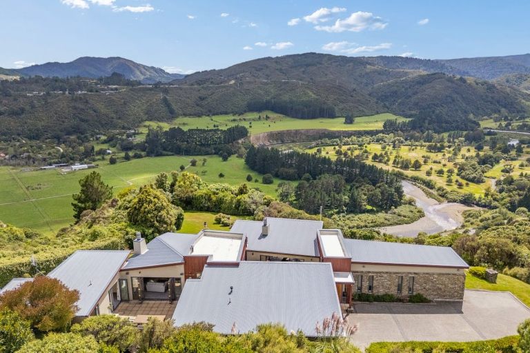 Photo of property in 58 Mt Marua Way, Timberlea, Upper Hutt, 5018