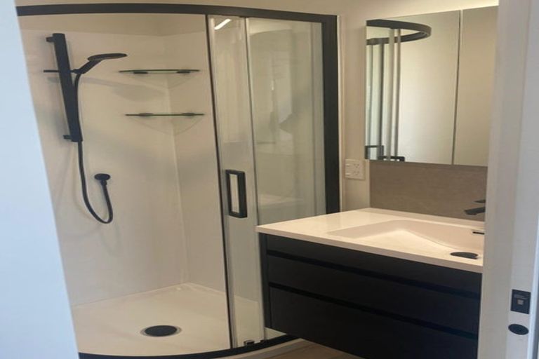 Photo of property in 2/35 Bramley Drive, Farm Cove, Auckland, 2012