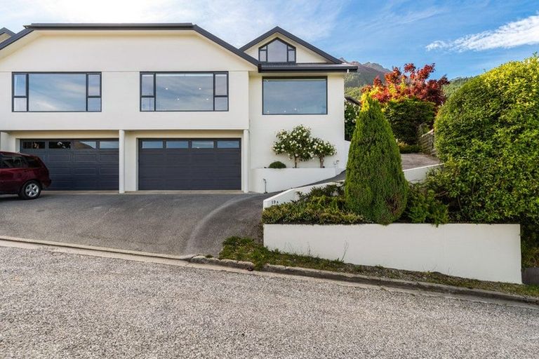 Photo of property in 19 Richards Park Lane, Fernhill, Queenstown, 9300