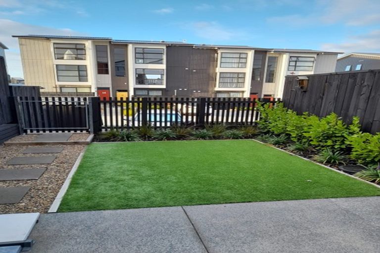 Photo of property in 46 Hobsonville Point Road, Hobsonville, Auckland, 0616