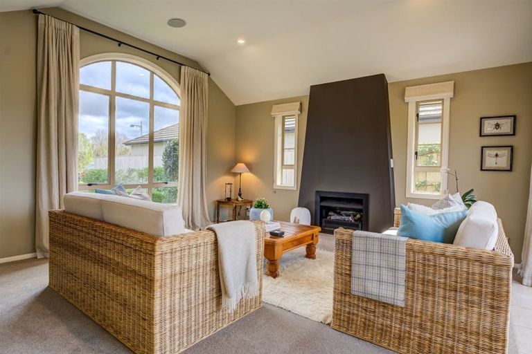 Photo of property in 14 The Peninsula, Huntington, Hamilton, 3210