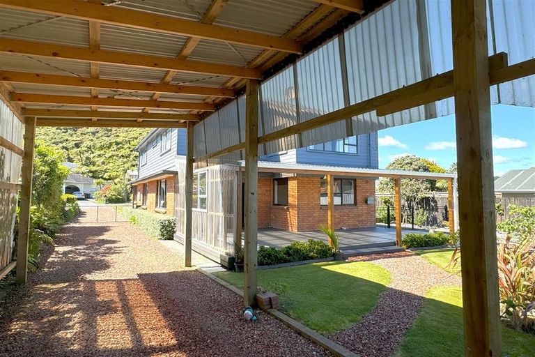 Photo of property in 14 Loris Place, Karoro, Greymouth, 7805