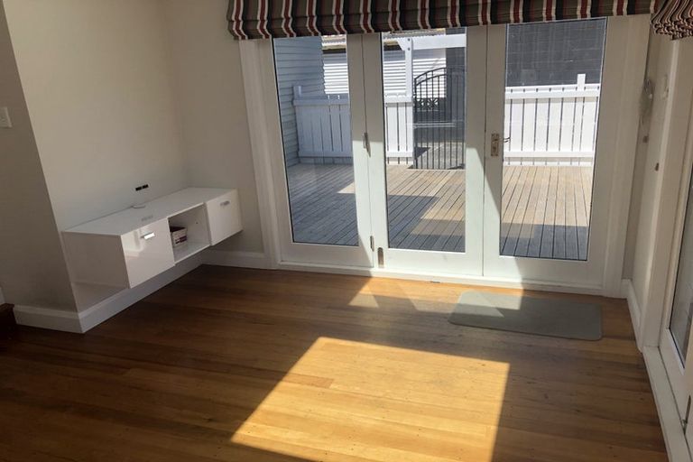 Photo of property in 4 Nile Street, Waterloo, Lower Hutt, 5011