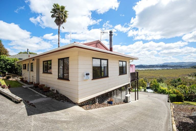 Photo of property in 34 Raumati Crescent, Onerahi, Whangarei, 0110