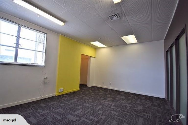 Photo of property in 350a Great South Road, Opaheke, Papakura, 2113