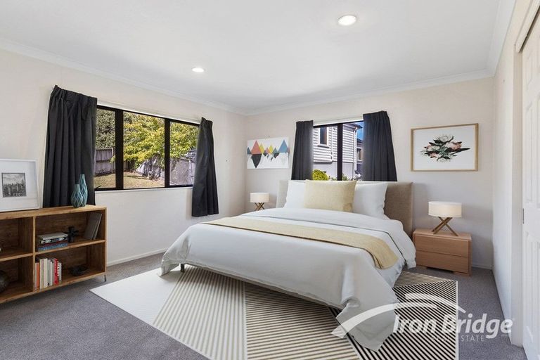 Photo of property in 21 Manu Place, Pinehill, Auckland, 0632