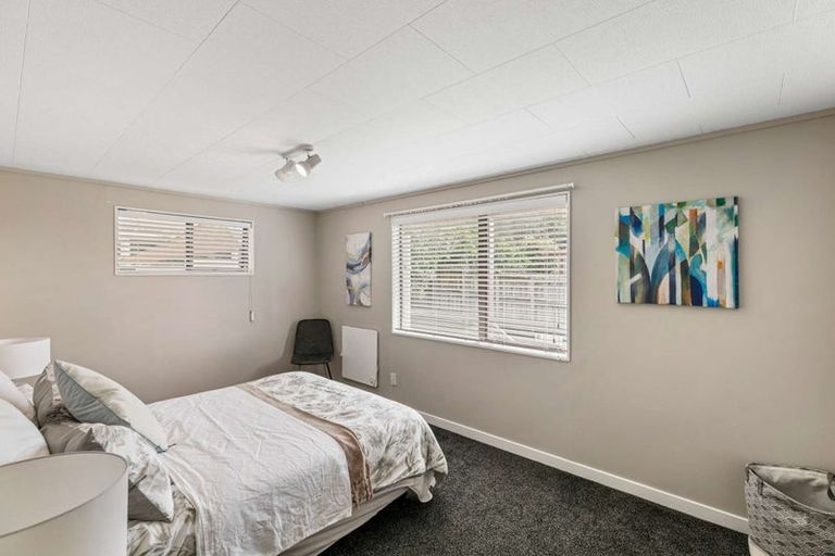 Photo of property in 38 Thorburn Avenue, Red Beach, 0932