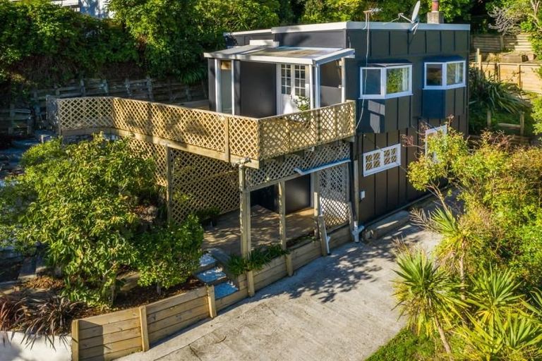 Photo of property in 84 Cluny Road, Plimmerton, Porirua, 5026